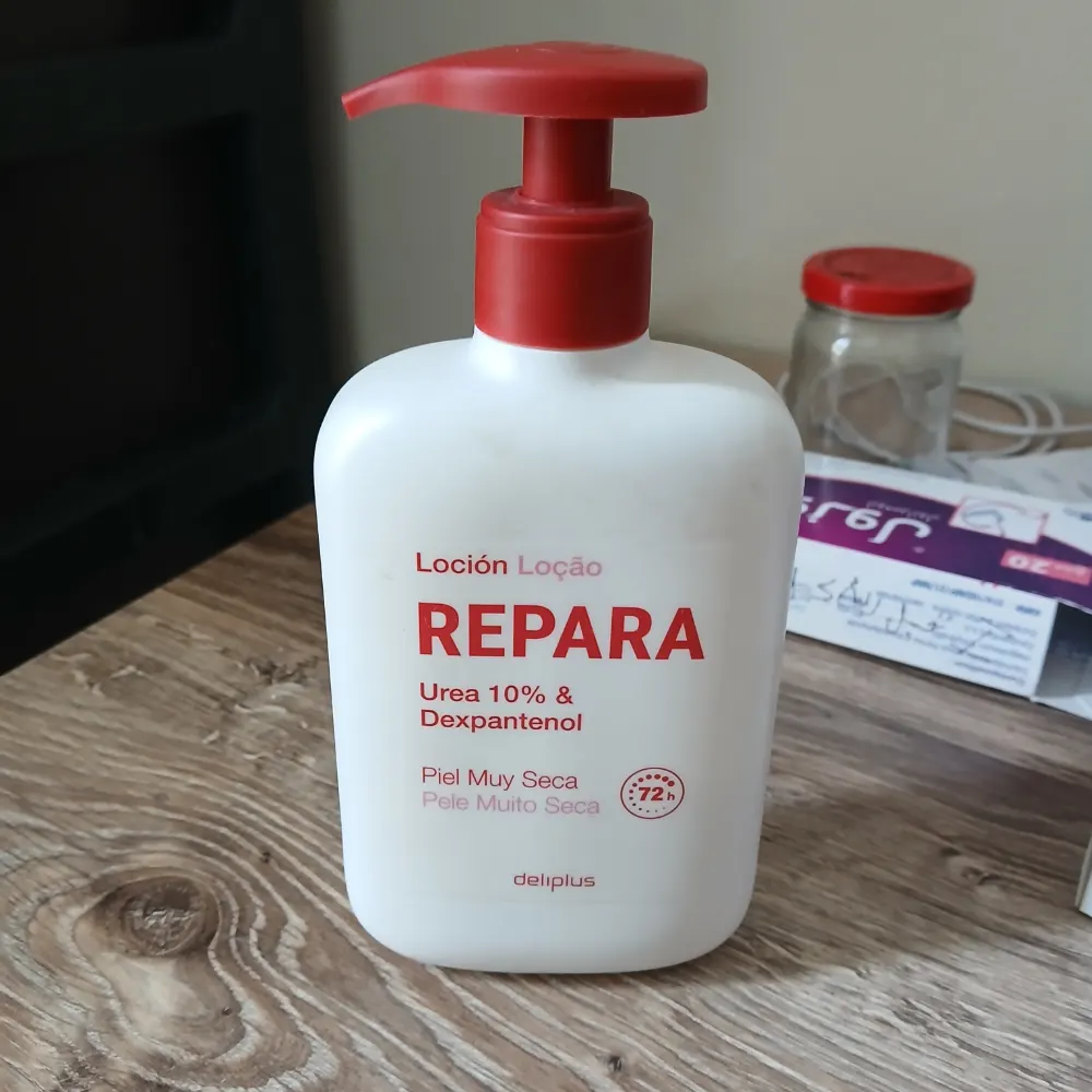 Deliplus Repara Lotion Corporelle Urée 10% & Dexpanthénol 400ml